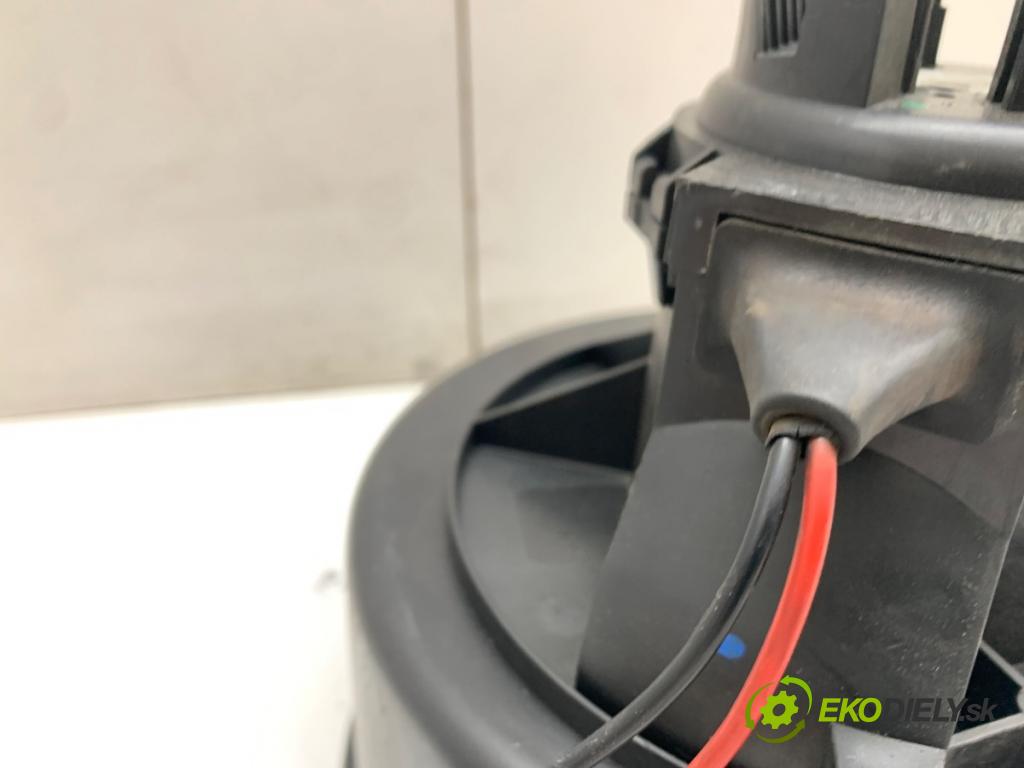 OPEL ASTRA H liftback 2005 77 kW 1.6 (L48) 1598 ventilátor kúrenia 52407543