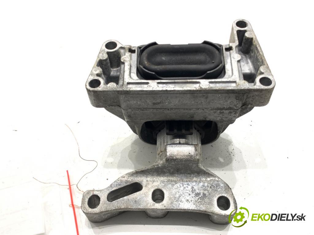 SKODA FABIA III Kombi 2017 77 kW 1.4 TDI 1422 AirBag motora pravý 6C0199262A