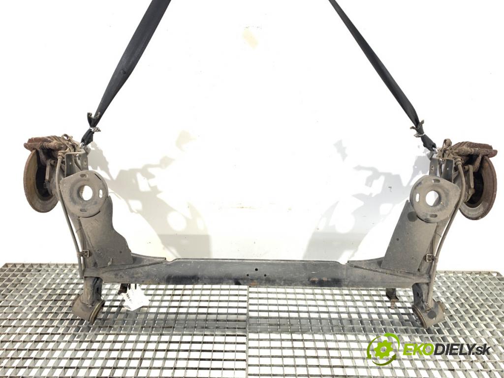 VW GOLF IV liftback 1999 66 kW 1.9 TDI 1896 Výstuha zad 