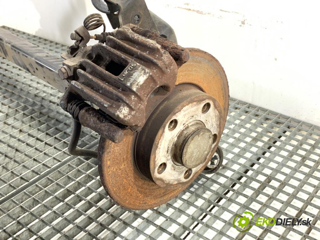 VW GOLF IV liftback 1999 66 kW 1.9 TDI 1896 výztuha zadní část