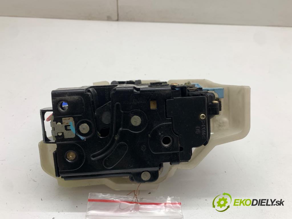 VW GOLF PLUS V liftback 2006 77 kW 1.9 TDI 1896 zámok Dvere pravy zad 