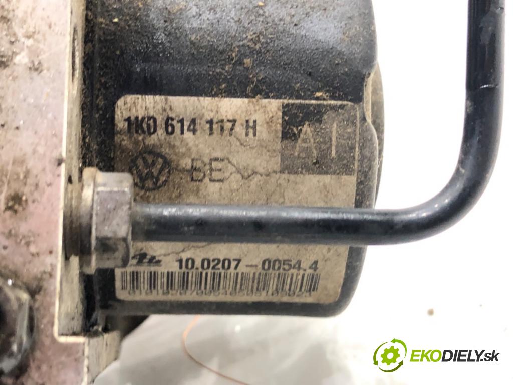 VW GOLF PLUS V liftback 2006 77 kW 1.9 TDI 1896 pumpa ABS 1K0907379P (Pumpa ABS)