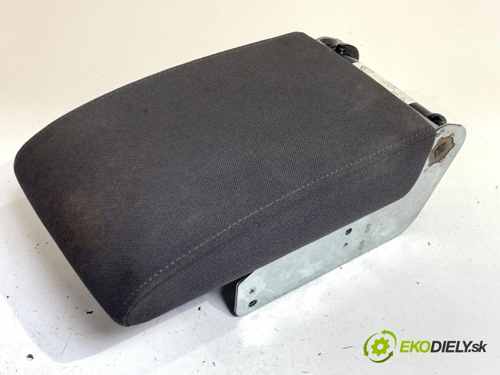 VW GOLF PLUS V liftback 2006 77 kW 1.9 TDI 1896 loketní opěrka 5M0864207C (Loketní opěrka)