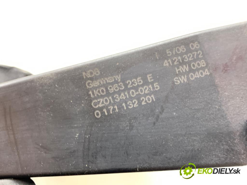 VW GOLF PLUS V liftback 2006 77 kW 1.9 TDI 1896 topné těleso radiátor topení elektrická 1K0963235E (Radiátor topení)