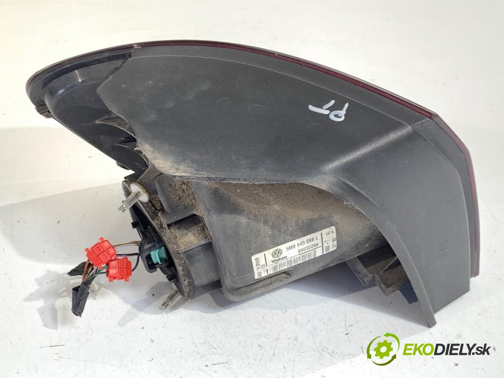 VW GOLF PLUS V liftback 2006 77 kW 1.9 TDI 1896 světlo pravý zadní část 5M0945096L