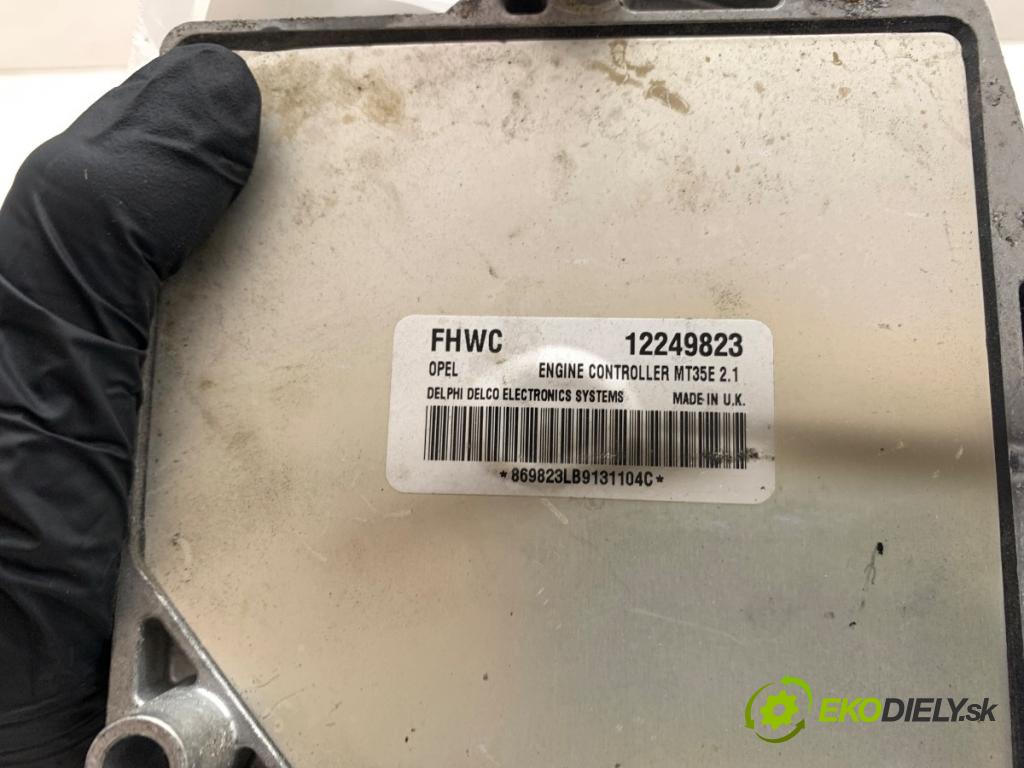 OPEL MERIVA A nadwozie wielkoprzestrzenne (MPV) 2009 77 kW 1.6 (E75) 1598 řídící jednotka motora 12249823 (Řídicí jednotka)