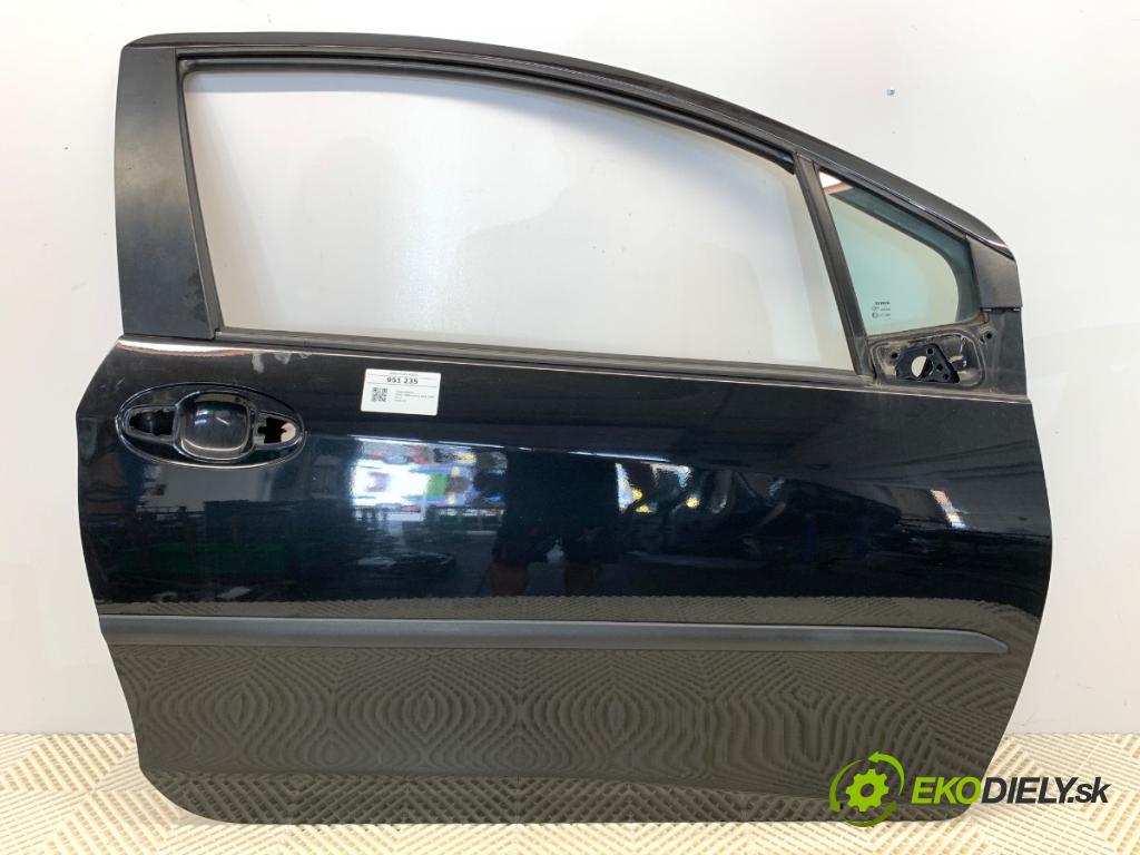 TOYOTA YARIS III liftback 2011 51 kW 1.0 (KSP130_) 998 dveře pravý přední část 