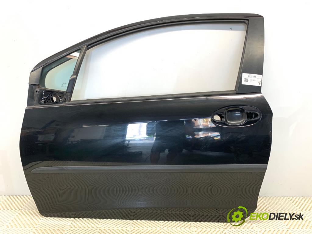TOYOTA YARIS III liftback 2011 51 kW 1.0 (KSP130_) 998 dveře levý přední část 