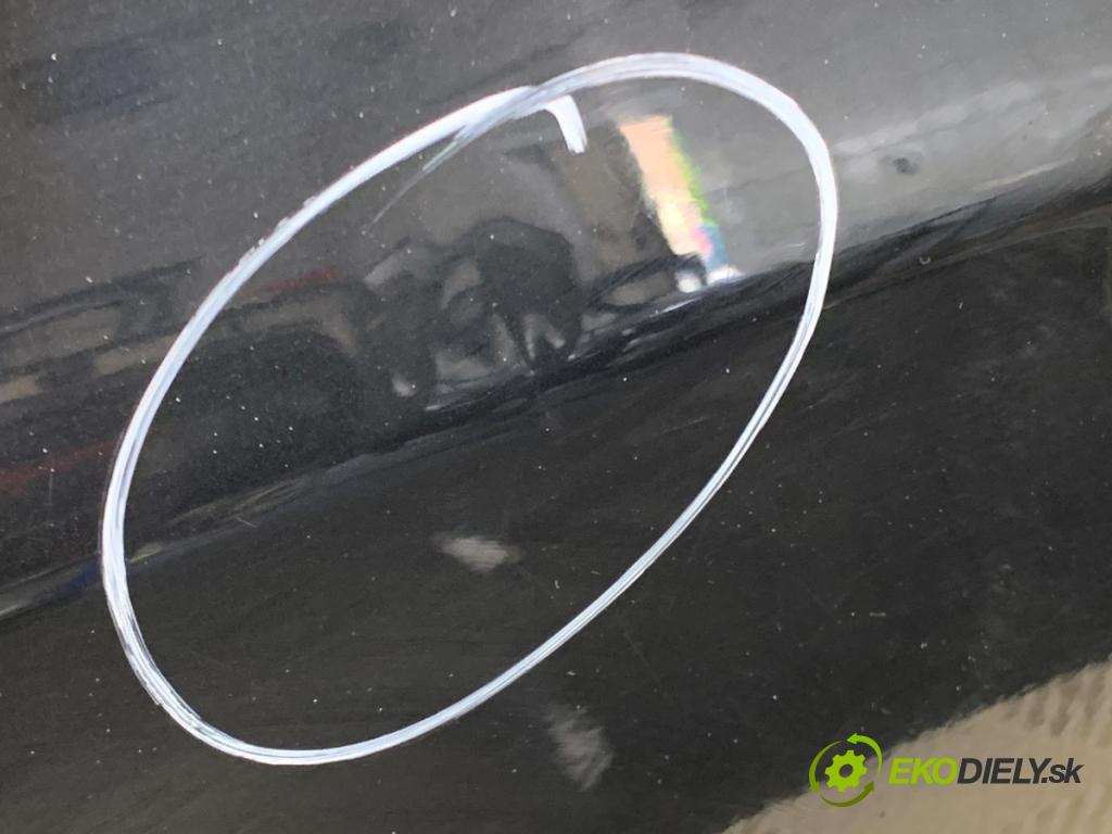 TOYOTA YARIS III liftback 2011 51 kW 1.0 (KSP130_) 998 dveře levý přední část