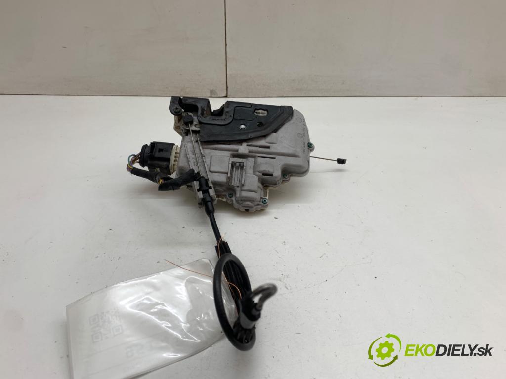 SEAT LEON II liftback 2005 103 kW 2.0 TDI 1968 zámok Dvere ľavy predný 1P1837015