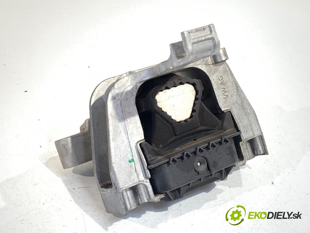 SKODA OCTAVIA III liftback 2018 110 kW 1.4 TSI 1395 AirBag Motor pravy 5Q0199262BE