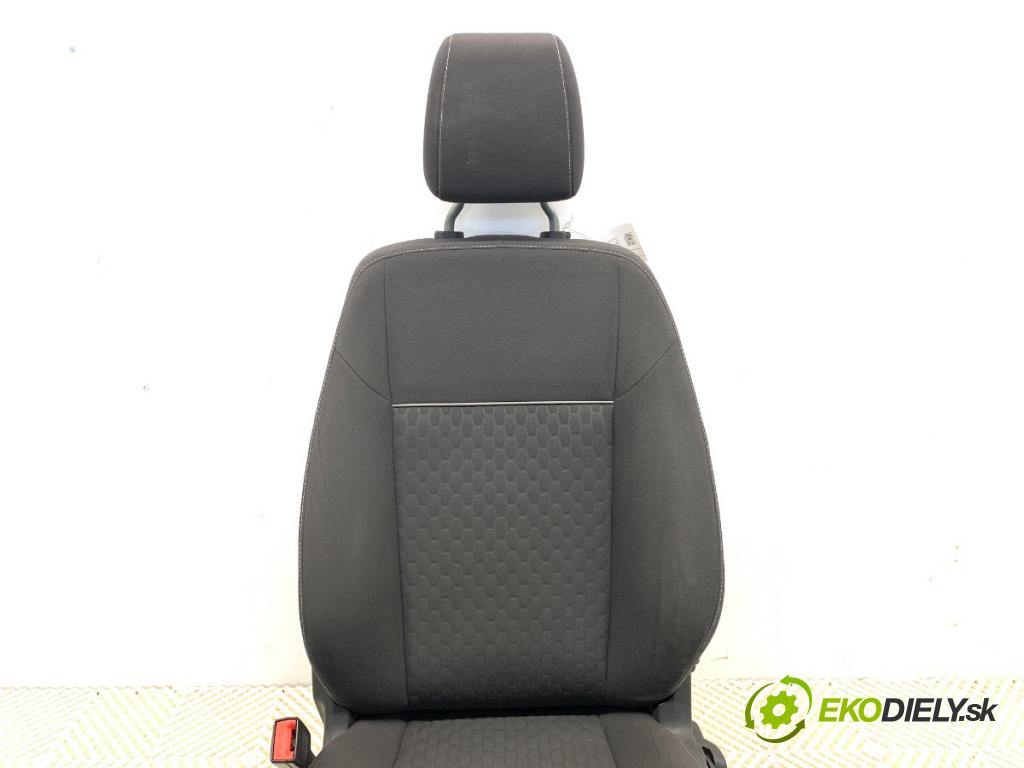 FORD FOCUS III Kombi 2014 103 kW 2.0 TDCi 1997 sedadlo levý přední část