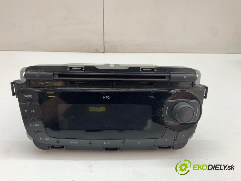 SEAT IBIZA IV liftback 2010 63 kW 1.4 1390 RADIO 6J1035153C (Audio zariadenie)