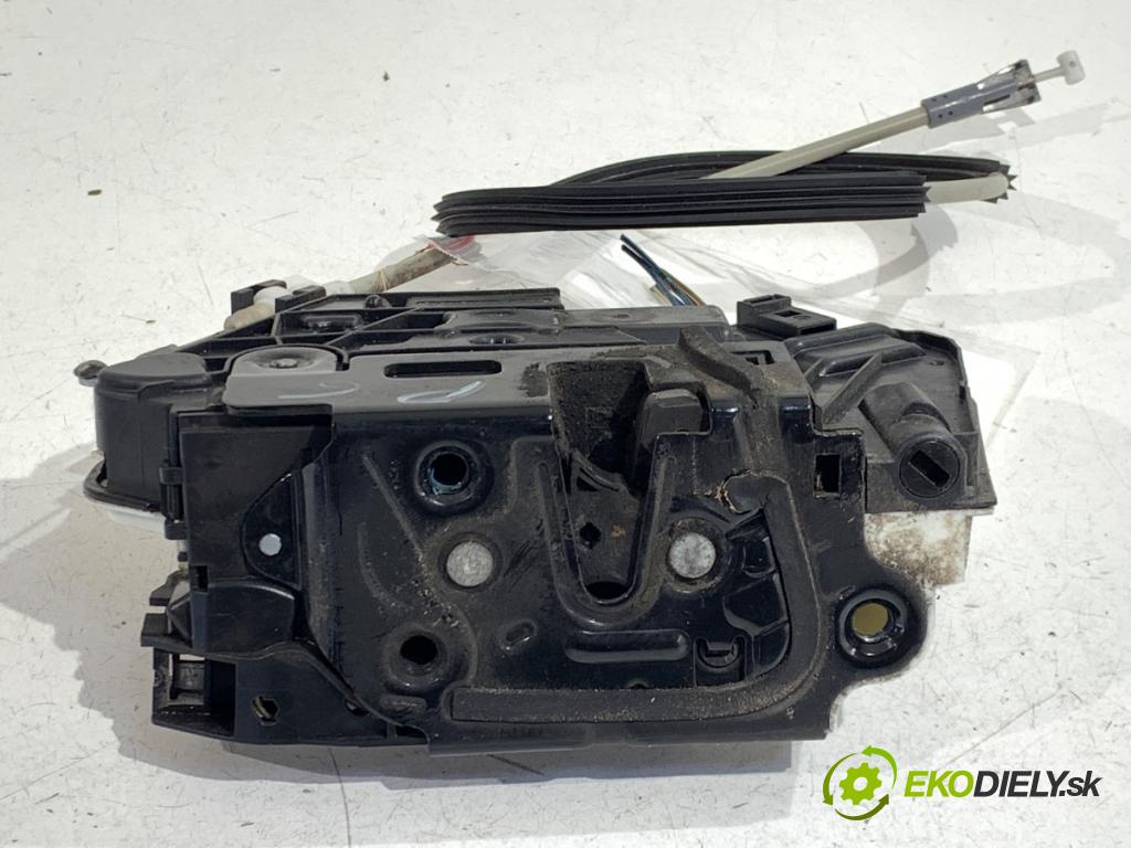 SEAT IBIZA IV liftback 2010 63 kW 1.4 1390 zámok Dvere pravy predný 5N1837016C