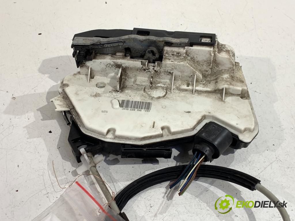 SEAT IBIZA IV liftback 2010 63 kW 1.4 1390 zámok Dvere pravy predný 5N1837016C