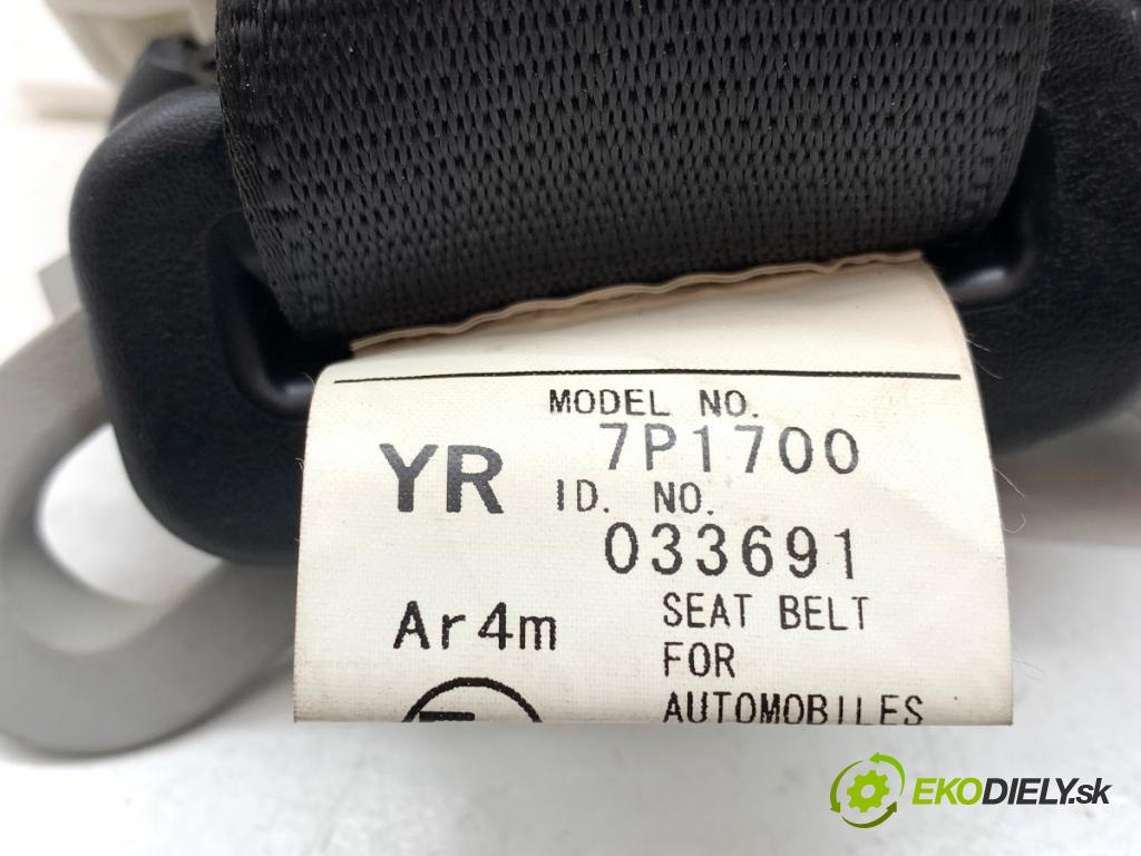 TOYOTA YARIS III liftback 2011 51 kW 1.0 (KSP130_) 998 držák bezpečnost pravý zadní část
