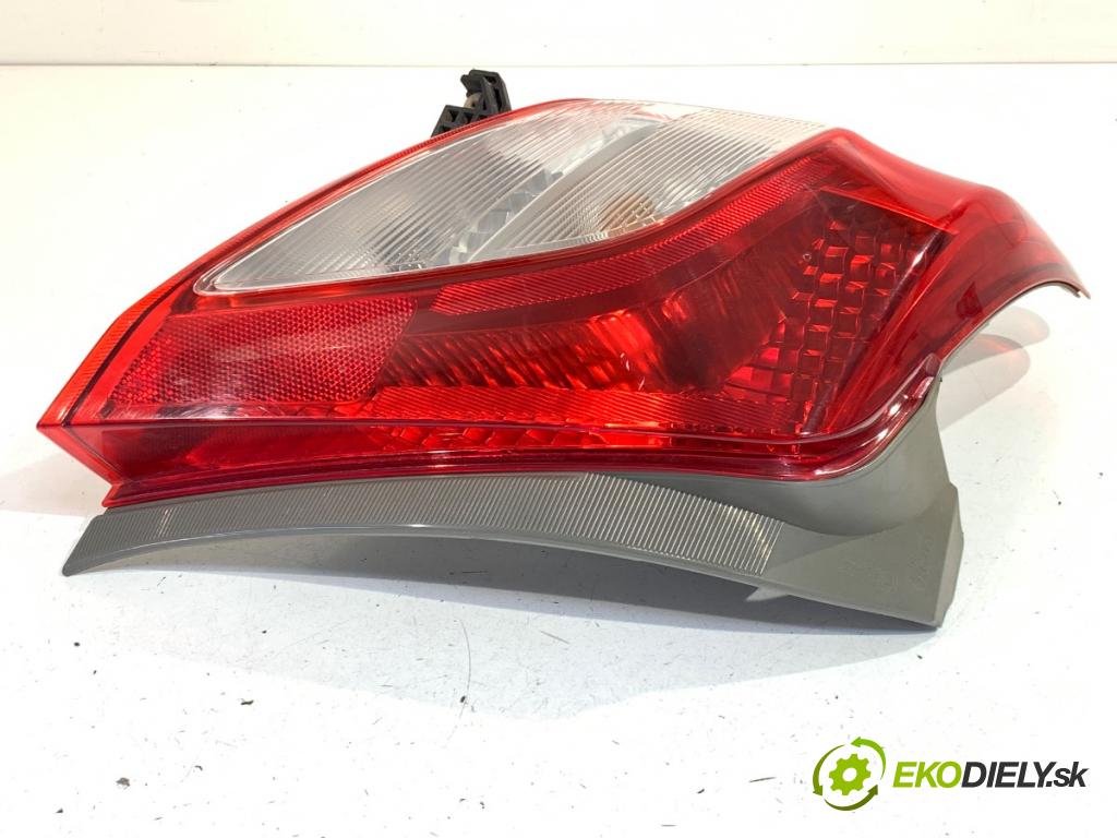 TOYOTA YARIS III liftback 2011 51 kW 1.0 (KSP130_) 998 Svetlo ľavy zad