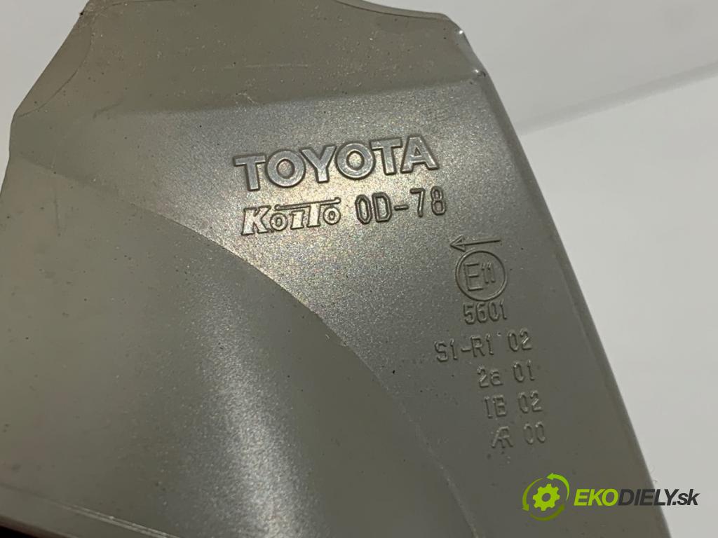 TOYOTA YARIS III liftback 2011 51 kW 1.0 (KSP130_) 998 Svetlo ľavy zad