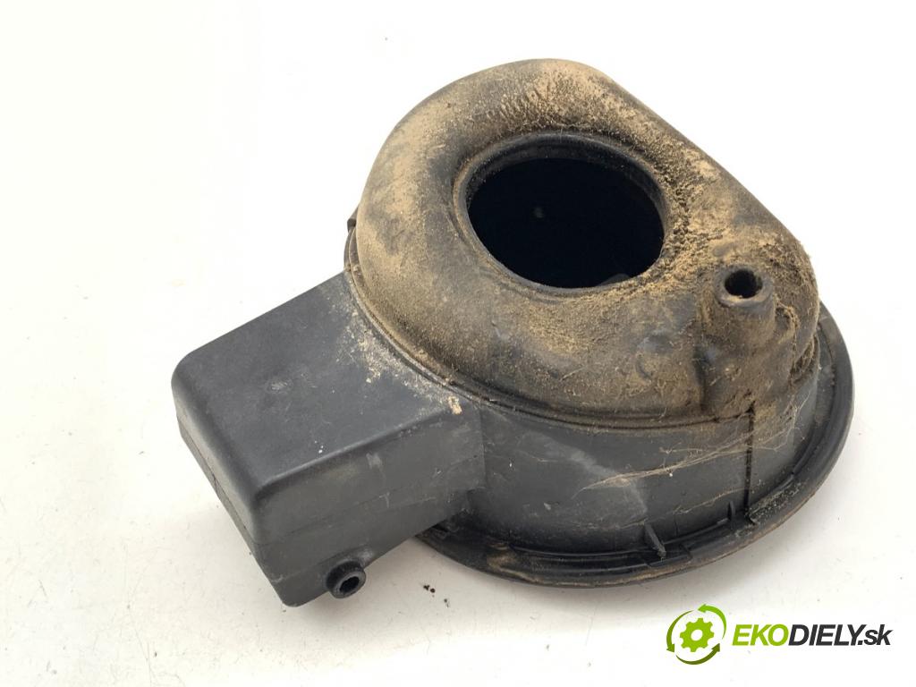 SEAT LEON II liftback 2012 103 kW 2.0 TDI 1968 dvířka nádrže paliva 1K0905851B (Klika dveří ostatní)