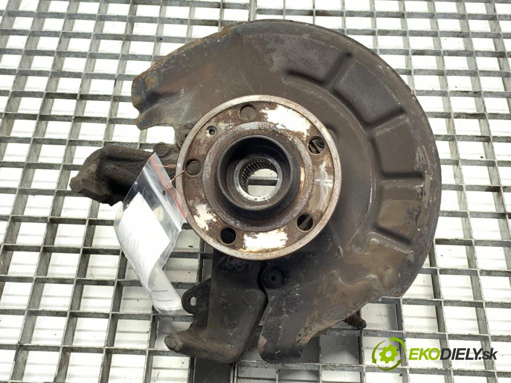 VW POLO V liftback 2011 63 kW 1.4 (6R1) 1390 náboj levý přední část 