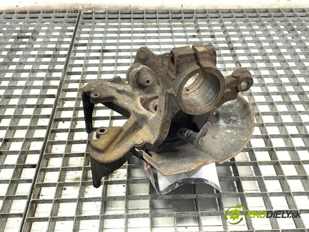 VW POLO V liftback 2011 63 kW 1.4 (6R1) 1390 náboj levý přední část