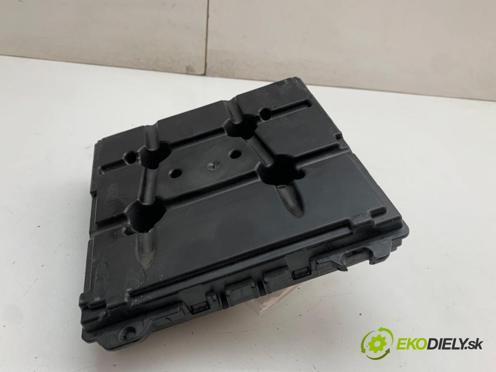 VW POLO V liftback 2011 63 kW 1.4 (6R1) 1390 modul BCM 6R0937087H (Řídící jednotka ostatní)