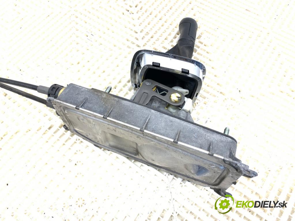 VW POLO V liftback 2011 63 kW 1.4 (6R1) 1390 Kulisa 6Q0711049CG (Rýchlostná páka (kulisa))