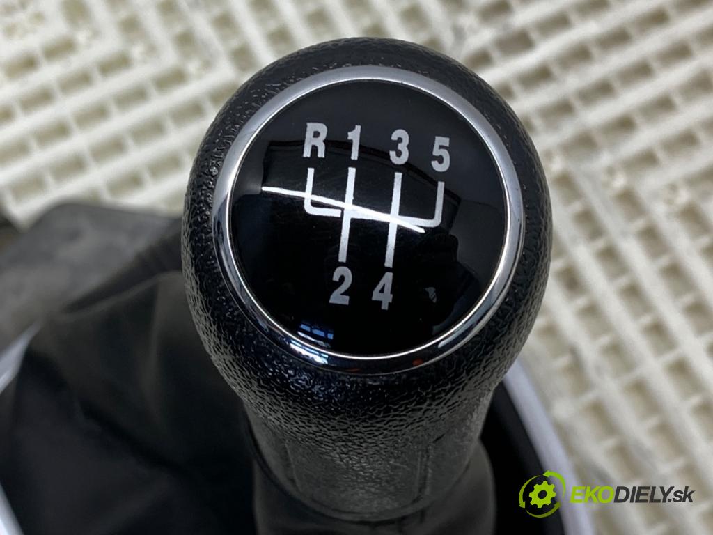VW POLO V liftback 2011 63 kW 1.4 (6R1) 1390 Kulisa 6Q0711049CG (Rýchlostná páka (kulisa))