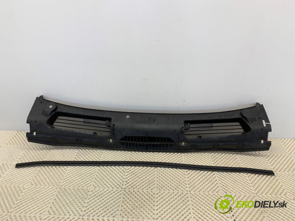 FORD KUGA I SUV 2012 120 kW 2.0 TDCi 4x4 1997 torpédo plast pod čelní okno  (Plast pod čelním sklem)