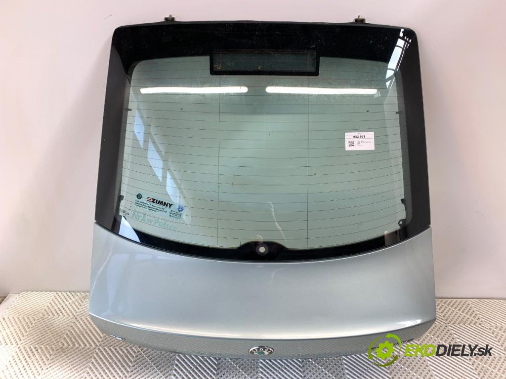 SKODA OCTAVIA II liftback 2011 90 kW 1.4 TSI 1390 kapota zadní část 9559
