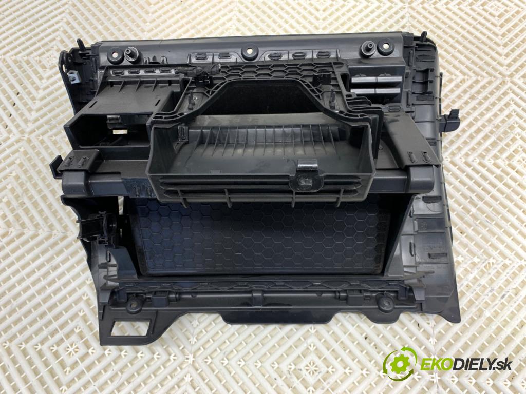 VW GOLF VII Kombi 2013 110 kW 2.0 TDI 1968 Priehradka, kastlík spolujazdca  (Priehradka (kastlík))