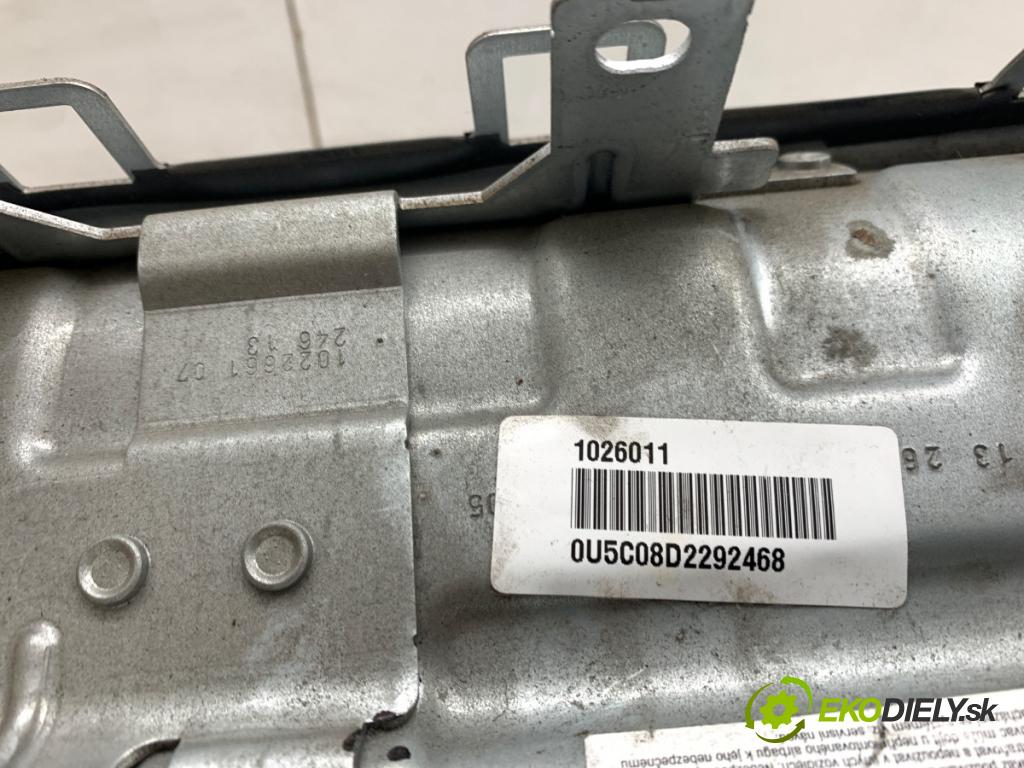 VW GOLF VII Kombi 2013 110 kW 2.0 TDI 1968 AirBag koleno: 5G1880841C