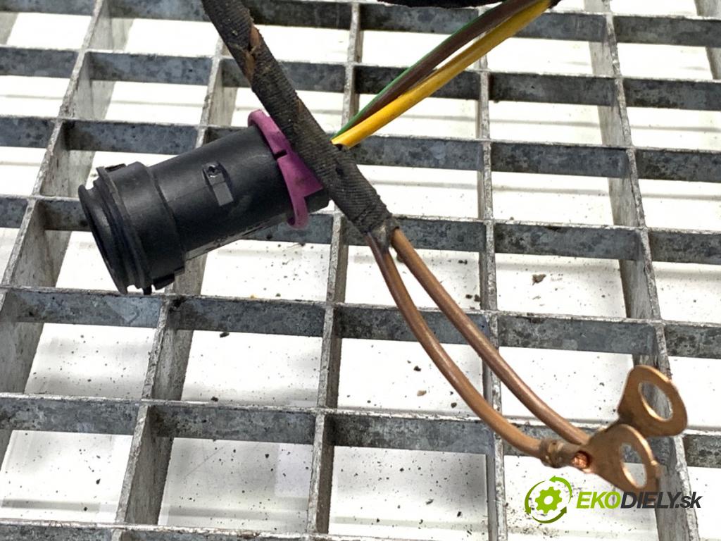 VW GOLF VII Kombi 2013 110 kW 2.0 TDI 1968 Hák ťažné zariadenie 5G9092155
