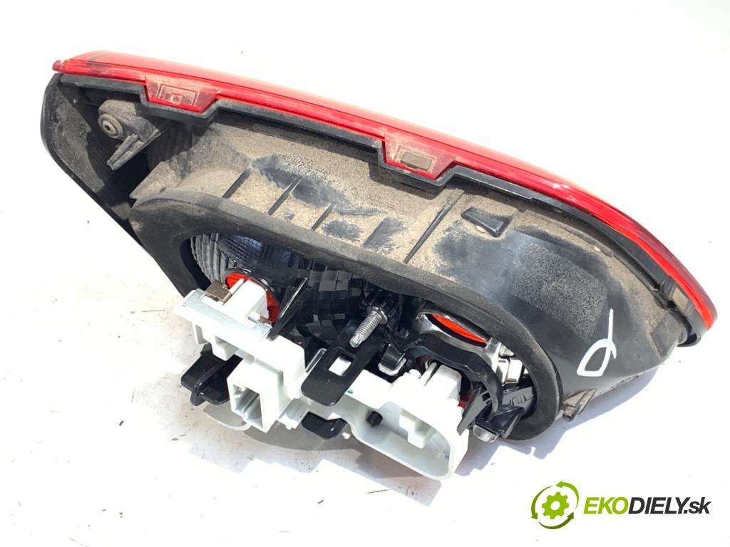 VW GOLF VII Kombi 2013 110 kW 2.0 TDI 1968 Svetlo pravy zad vnútorná 5G9945094