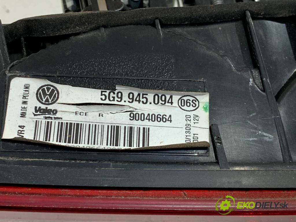 VW GOLF VII Kombi 2013 110 kW 2.0 TDI 1968 Svetlo pravy zad vnútorná 5G9945094