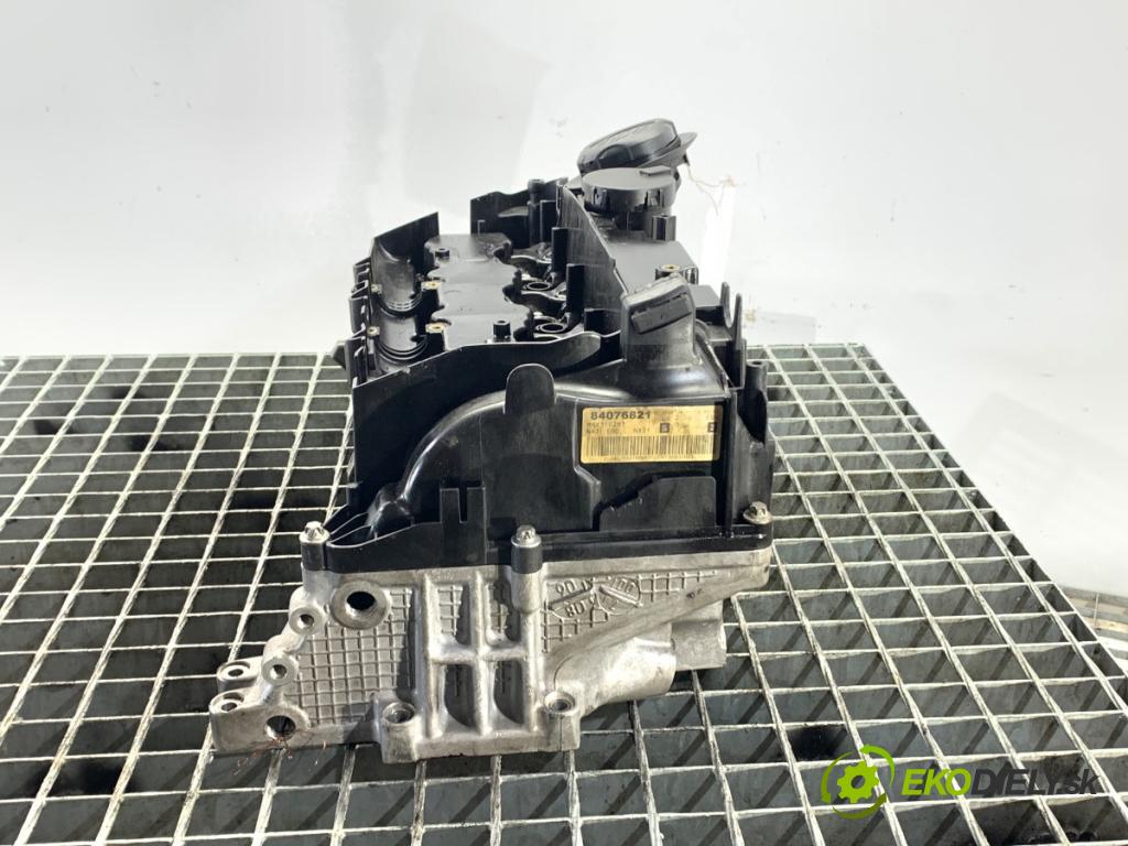 BMW E61 Kombi 2008 130 kW 520 d 1995 hlava válců 7797676 (Hlava válců)