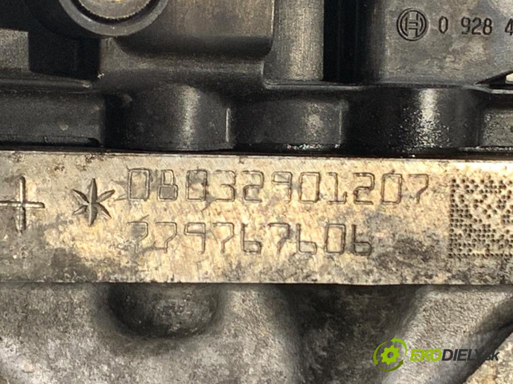 BMW E61 Kombi 2008 130 kW 520 d 1995 hlava válců 7797676 (Hlava válců)