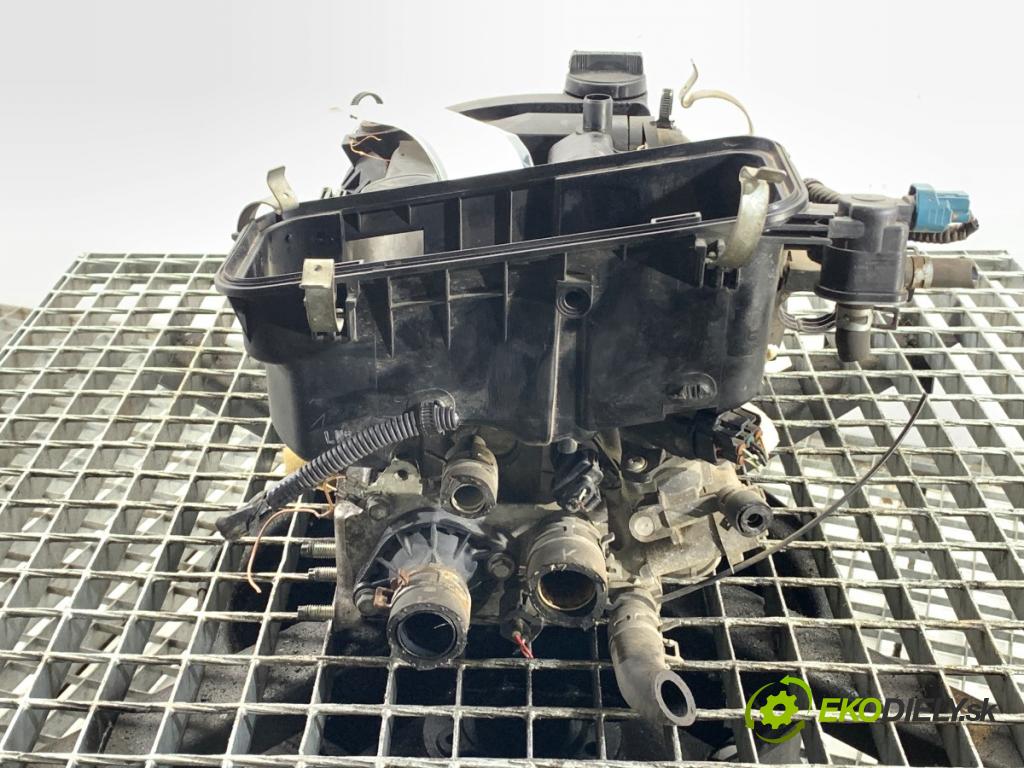 TOYOTA YARIS III liftback 2011 51 kW 1.0 (KSP130_) 998 Hlava valcov  (Hlava valcov)