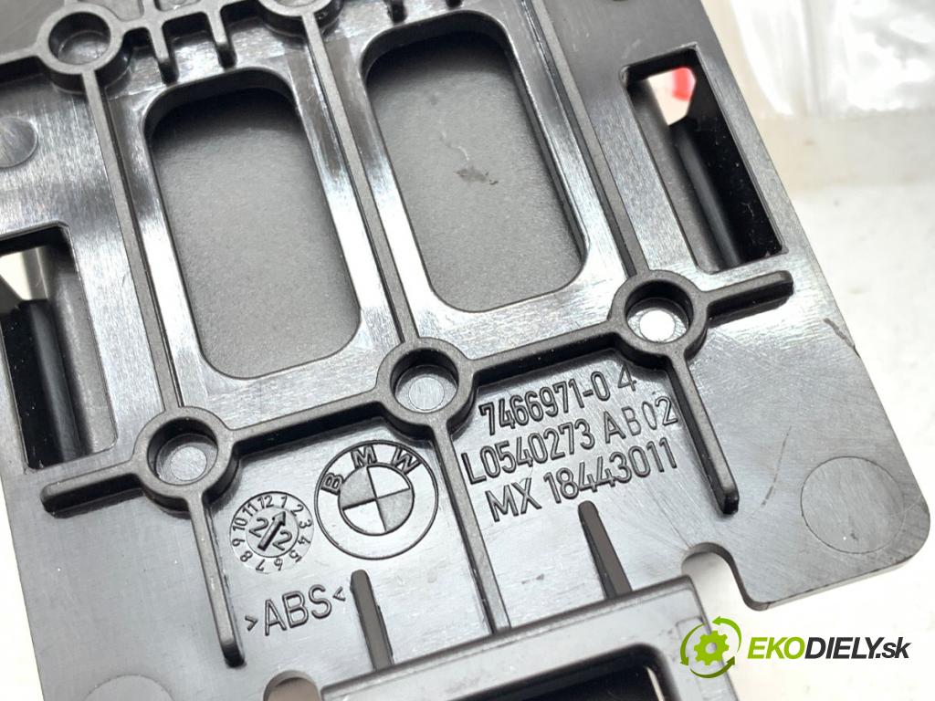 BMW G02 SUV 2022 375 kW M Competition 2993 Modul sedačky 7490465