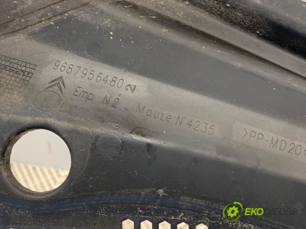 CITROEN C4 II liftback 2011 82 kW 1.6 HDi 110 1560 torpédo plast pod čelní okno 9687956480 (Plast pod čelním sklem)
