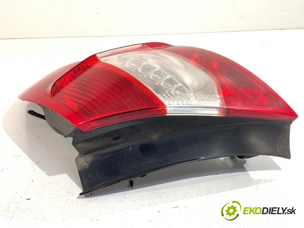CITROEN C4 II liftback 2011 82 kW 1.6 HDi 110 1560 světlo pravý zadní část 9687311980