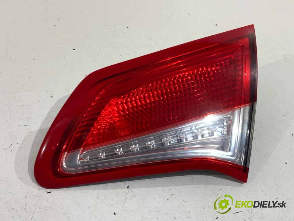 CITROEN C4 II liftback 2011 82 kW 1.6 HDi 110 1560 světlo pravý zadní část vnitřní 9672155480