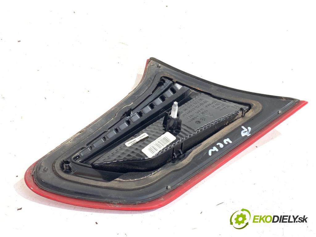 CITROEN C4 II liftback 2011 82 kW 1.6 HDi 110 1560 světlo pravý zadní část vnitřní 9672155480