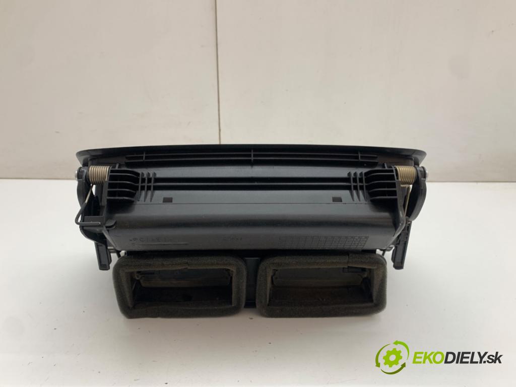 SKODA OCTAVIA II liftback 2011 90 kW 1.4 TSI 1390 Mriežky kúrenia predný 1Z0820951B