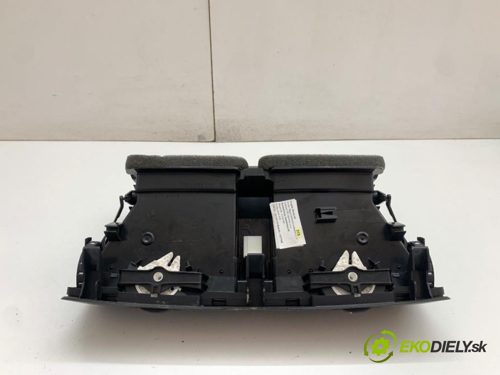 SKODA OCTAVIA II liftback 2011 90 kW 1.4 TSI 1390 Mriežky kúrenia predný 1Z0820951B