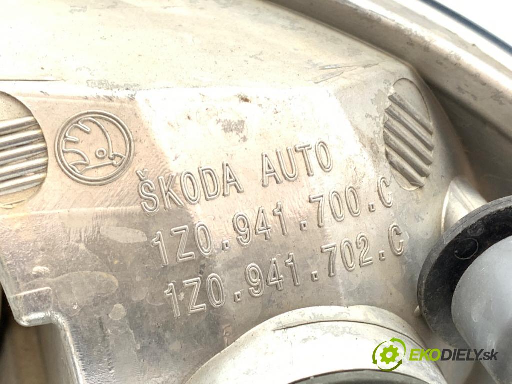 SKODA OCTAVIA II liftback 2011 90 kW 1.4 TSI 1390 hmlové svetlo, hmlovka pravý přední část 1Z0941700C