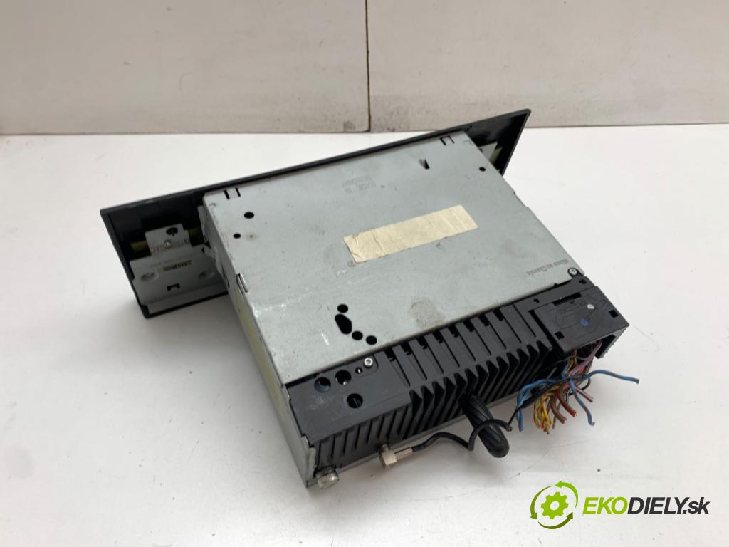 BMW E39 Kombi 2000 135 kW 530 d 2926 RADIO (Audio zariadenie)