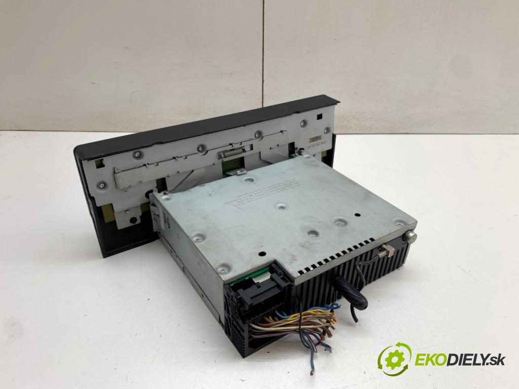 BMW E39 Kombi 2000 135 kW 530 d 2926 RADIO (Audio zariadenie)