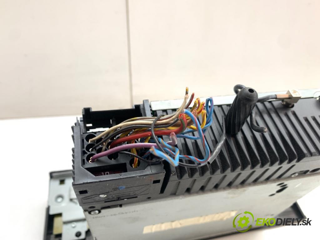 BMW E39 Kombi 2000 135 kW 530 d 2926 RADIO (Audio zariadenie)