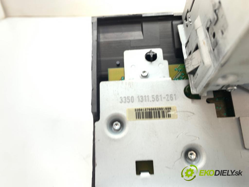 BMW E39 Kombi 2000 135 kW 530 d 2926 RADIO (Audio zariadenie)